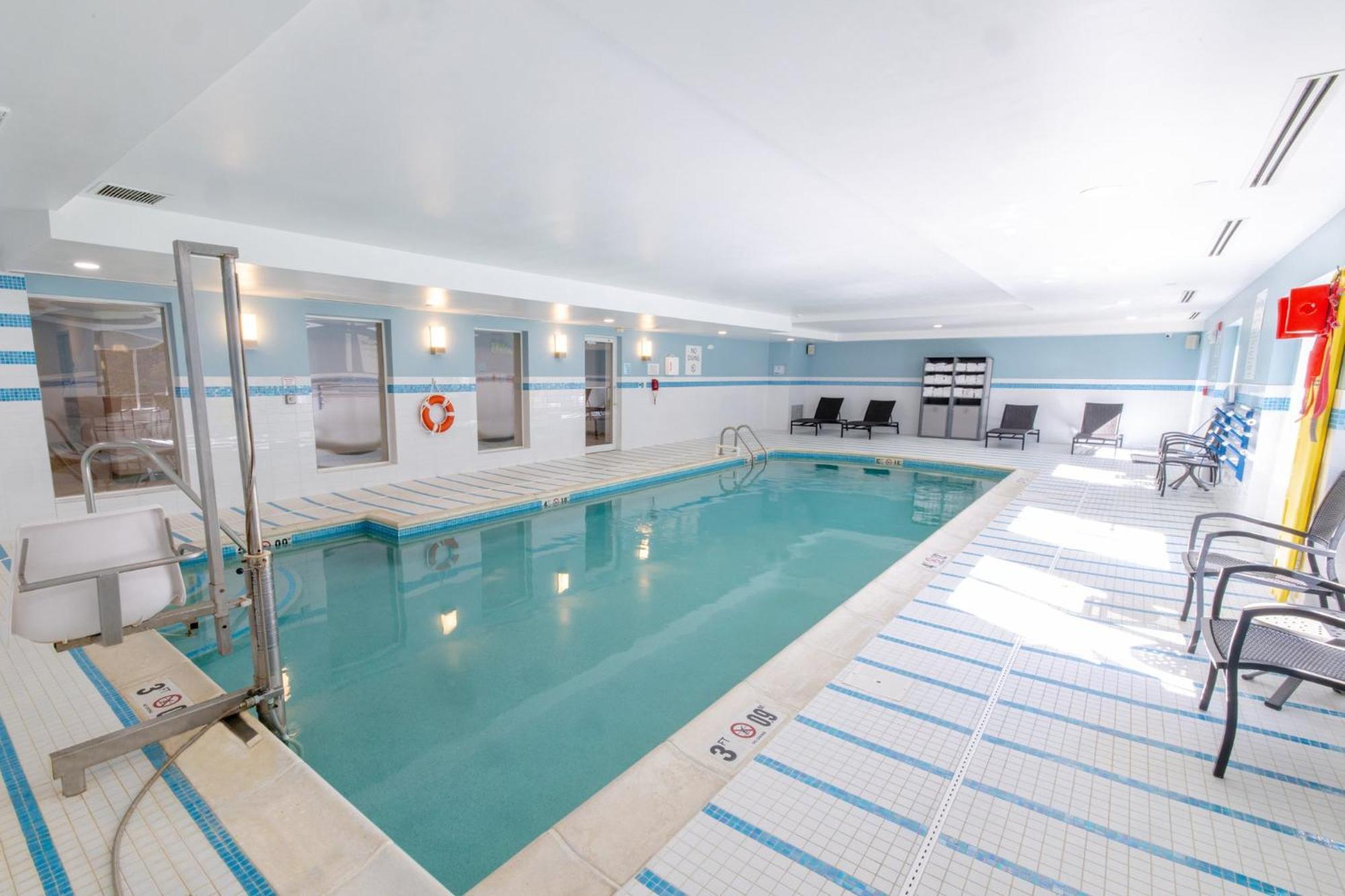 Holiday Inn Express - Neptune By Ihg מראה חיצוני תמונה