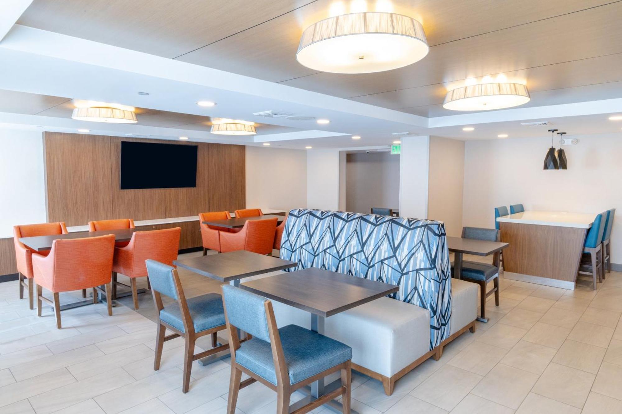Holiday Inn Express - Neptune By Ihg מראה חיצוני תמונה