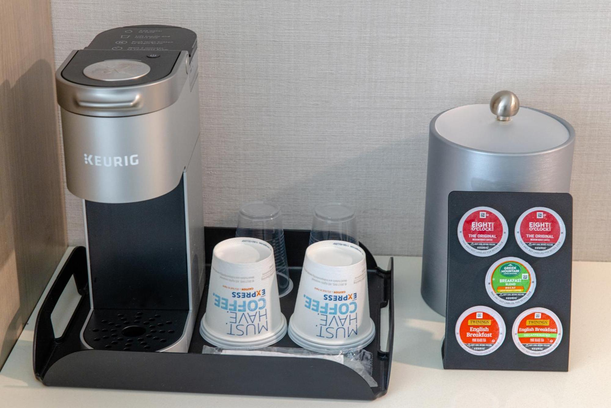 Holiday Inn Express - Neptune By Ihg מראה חיצוני תמונה